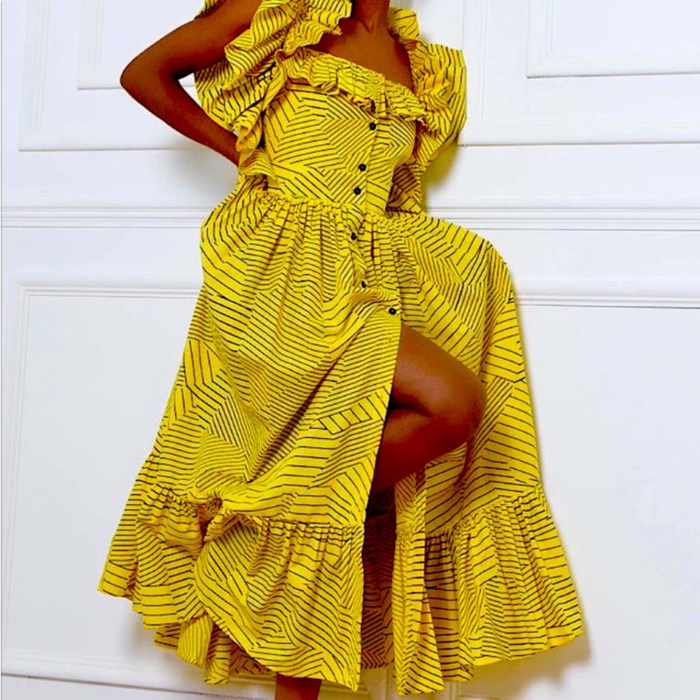 NWT Loragal maxi dress size XL yellow and black ruffles sleeved